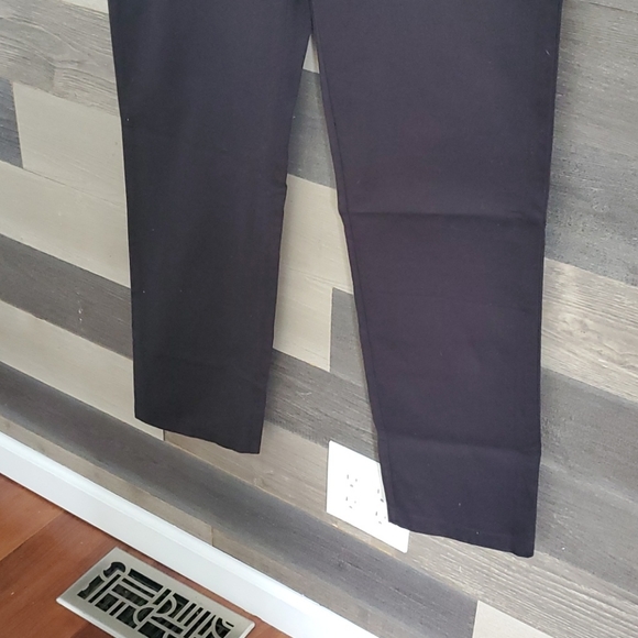 Men's Forever21 Black Chinos - Picture 2 of 3